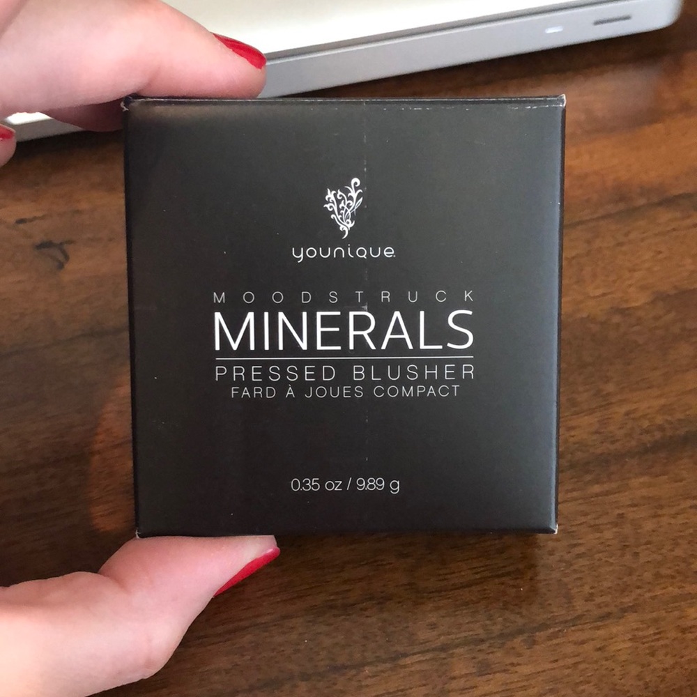 Younique press blush